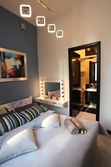 Emilii Plater 36, Centrum Warsaw Apartment