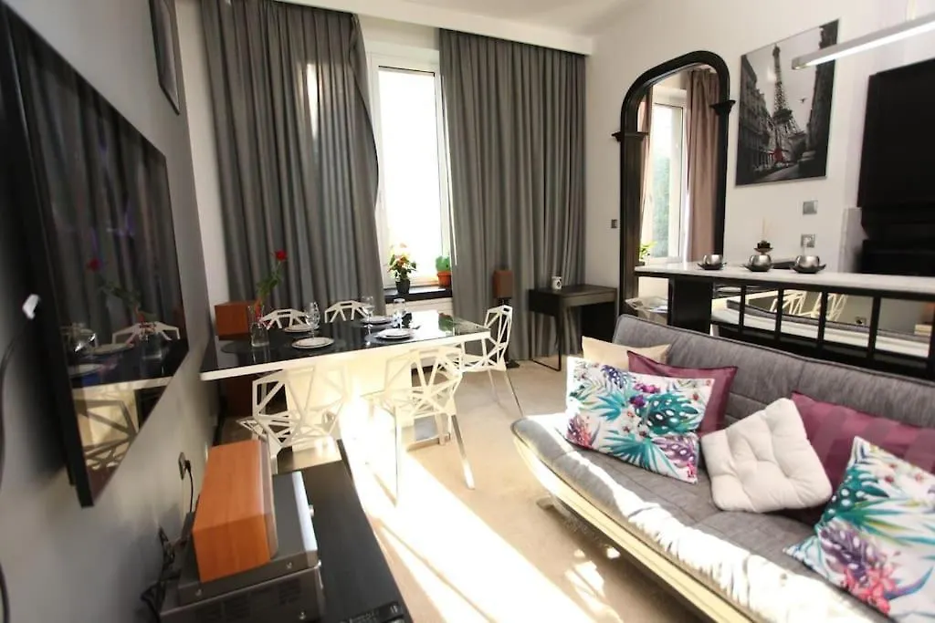 Apartment Emilii Plater 36, Centrum Warsaw Poland