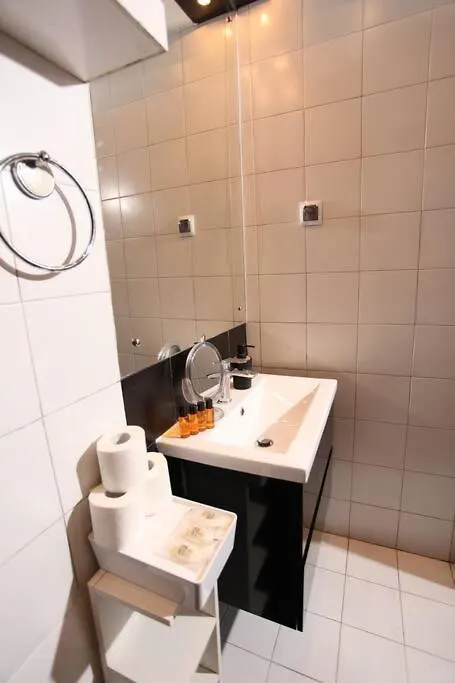 Emilii Plater 36, Centrum Warsaw Apartment
